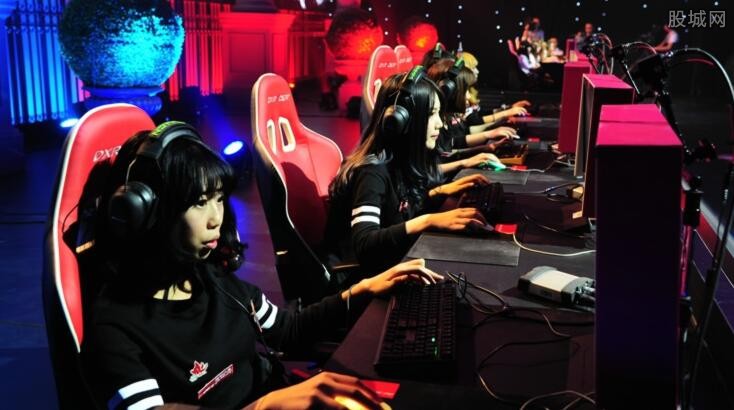 并更加专注 并更加专注