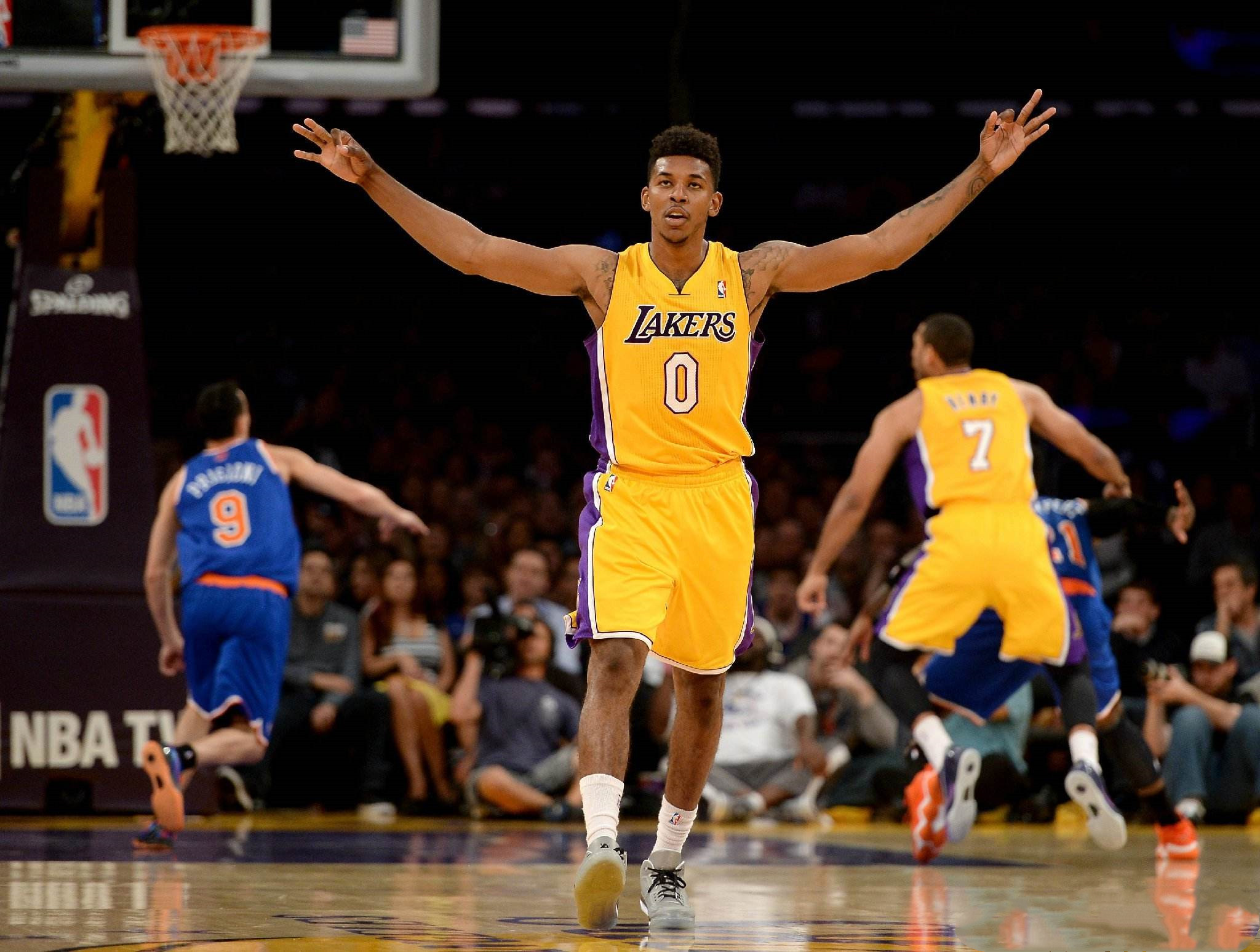 赛季曲线随 赛季曲线随